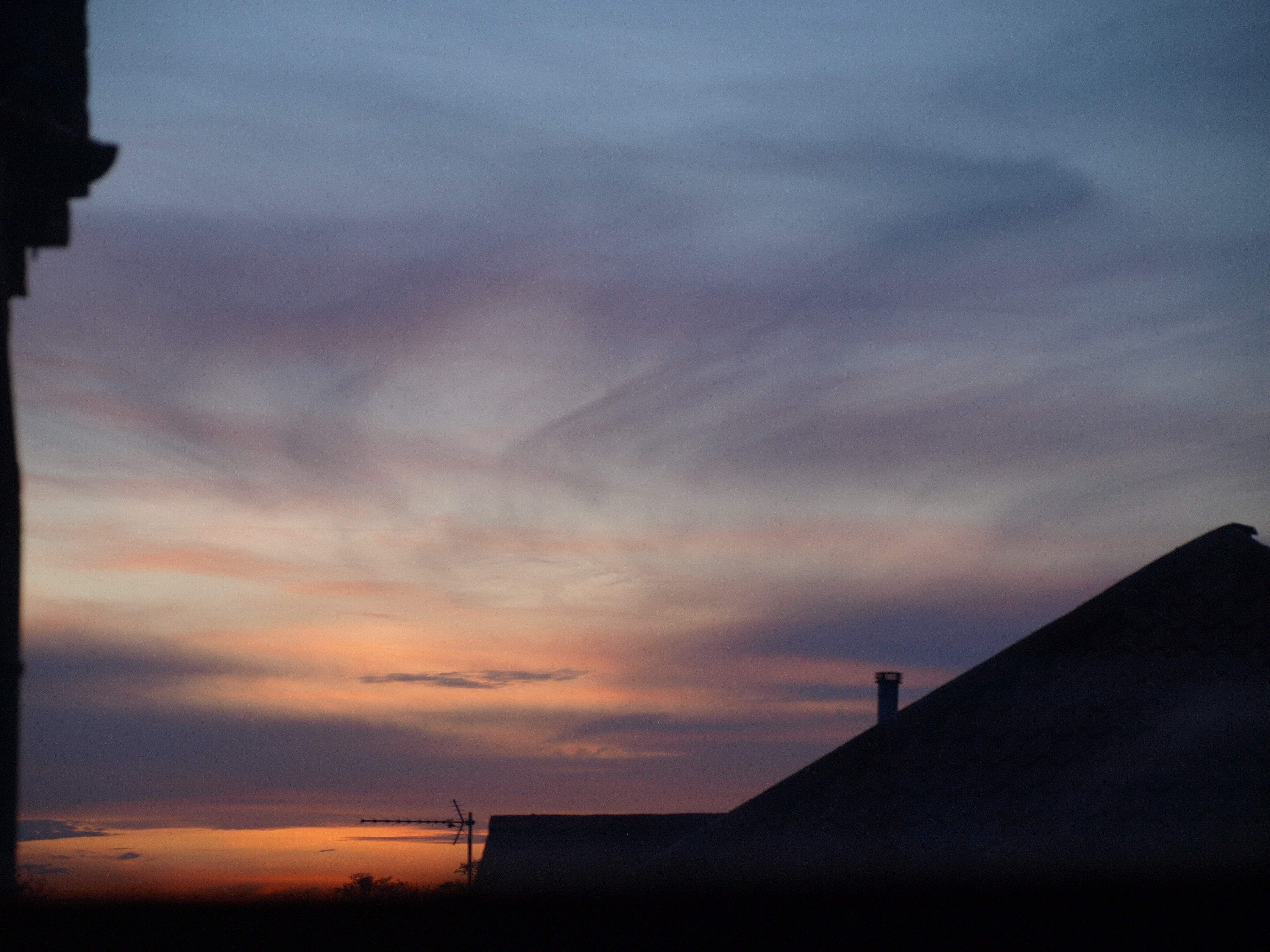Sunset over the Trent (© Andy Vickers)